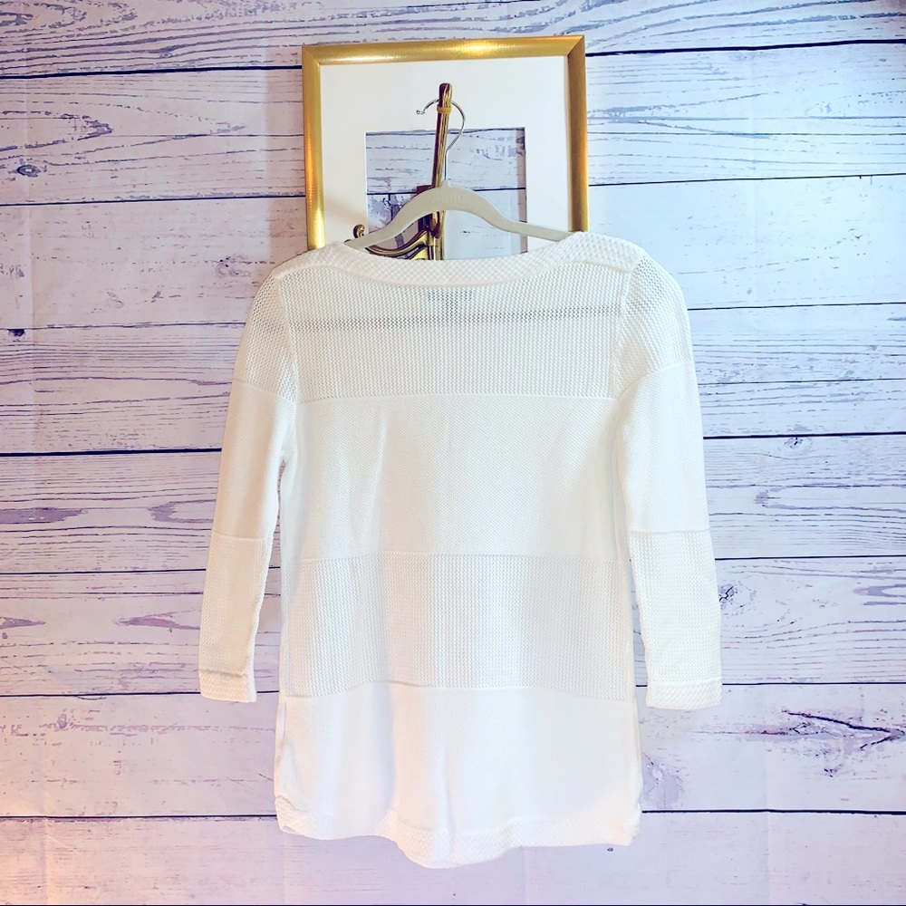 White Tommy Hilfigre sweater. Long sleeve knitted